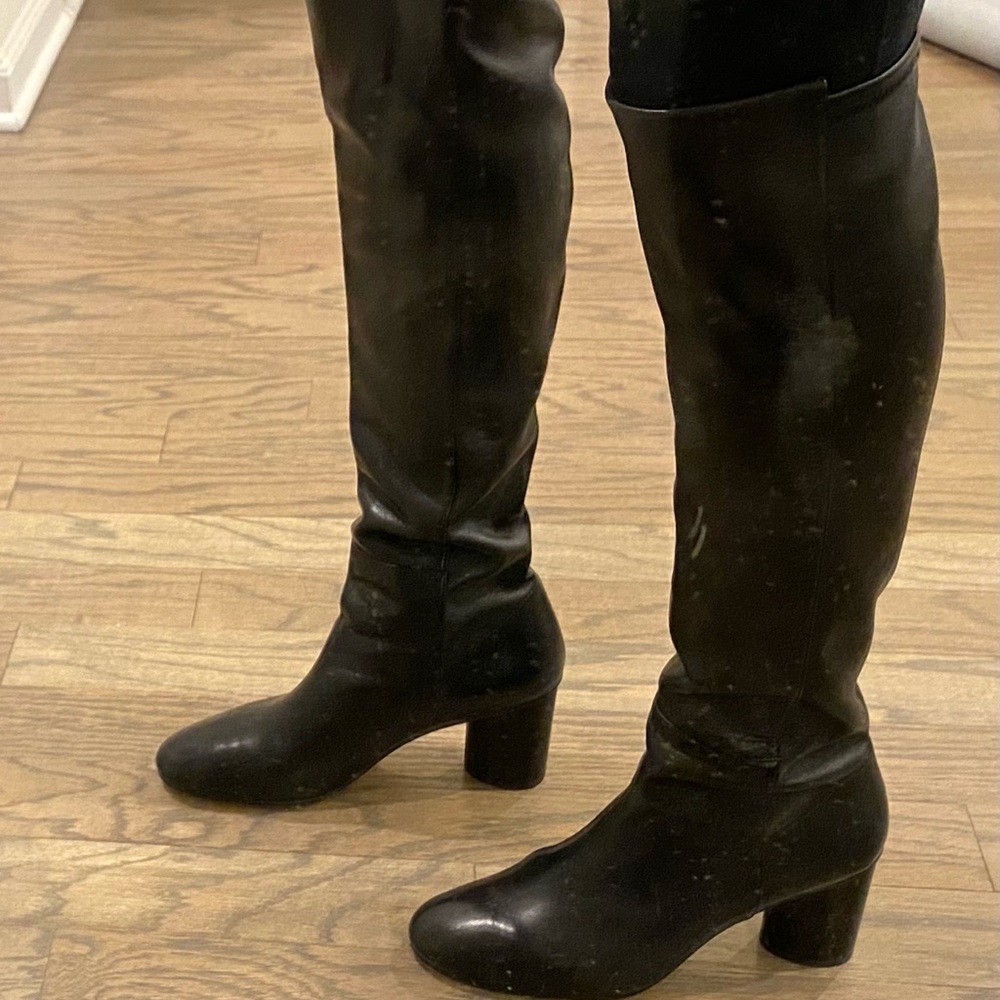 Stuart Weitzman black leather boots. Size 7 1/2 M
